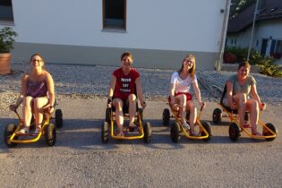 Verwaiste Jugendliche Treffen 2019_Karts_klein