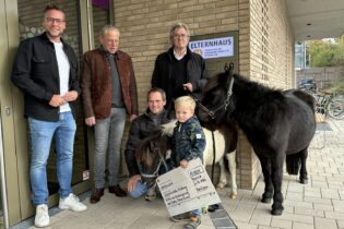 foerderverein-krebskranke-kinder-freiburg-ponybesuch-2023