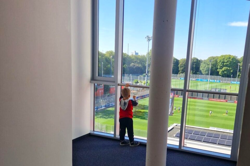 foerderverein-krebskranke-kinder-freiburg-bayer-aulfinger-fenster